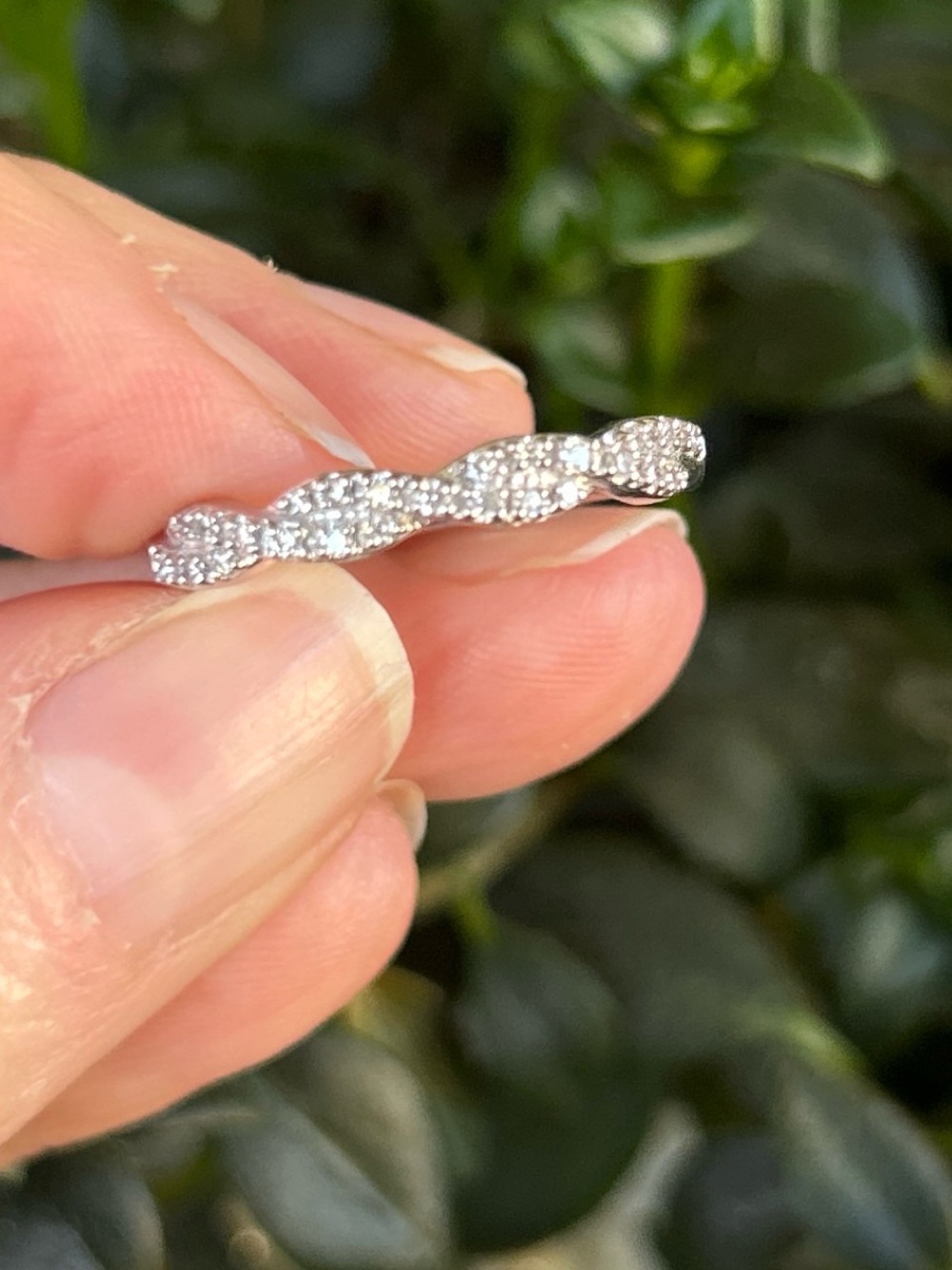 10K SOLID GOLD and Natural Diamond Twist Pavé Band
